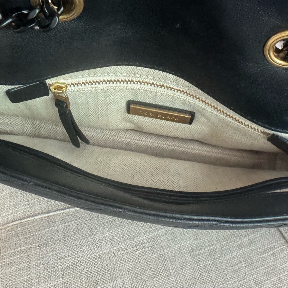 Tory Burch Black Quilted Leather Chain-Handle Shoulder Bag - Picture 9 of 13